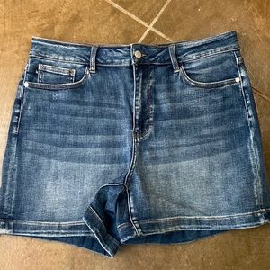 Judy Blue size 2XL denim shorts. NWOT